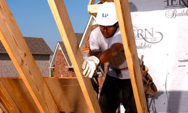 Figure 7: Foil-faced roof sheathing used in a residential application. Source: Louisiana Pacific Company, USA.